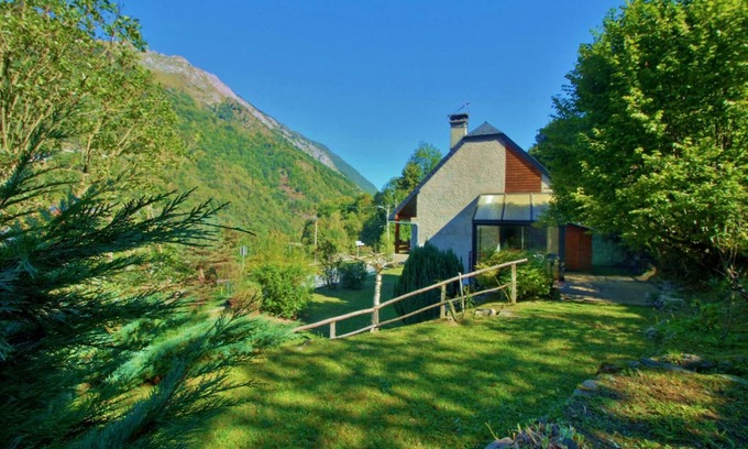 Cauterets Ski Chalet | Chalet for 8 people