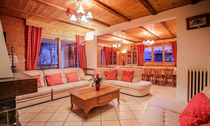 La Chapelle-d'Abondance Villa | Chalet in La Chapelle d'Abondance near slopes - 10 Rooms 20 people