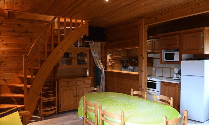 Saint-Jacques-des-Blats Ski Chalet | Chalet Font de Cère