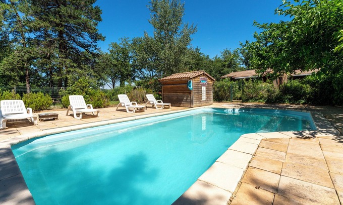Mirabel-aux-Baronnies Ski Chalet | Chalet 'Gite Romarin' with Shared Pool, Private Terrace and Wi-Fi