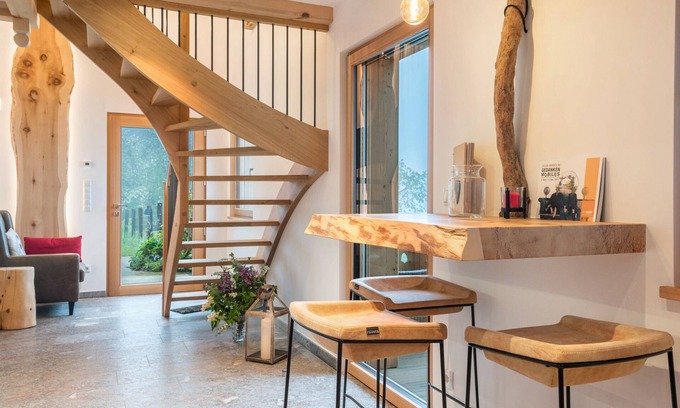 Nova Ponente Ski Chalet | Chalet 'Himmel' with Mountain View, Private Garden and Wi-Fi