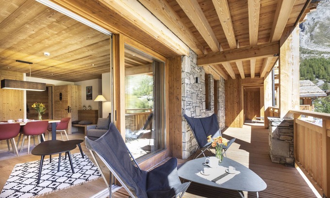 Val-d'Isere Apartment | Chalet Hôtelier 4*Les Équinoxes - Apt 61m² at the foot of the slopes - Swimming pool & Spa