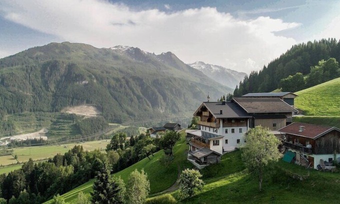 Bramberg am Wildkogel Apartment | Chalet in Bramberg near Wildkogel Ski Arena