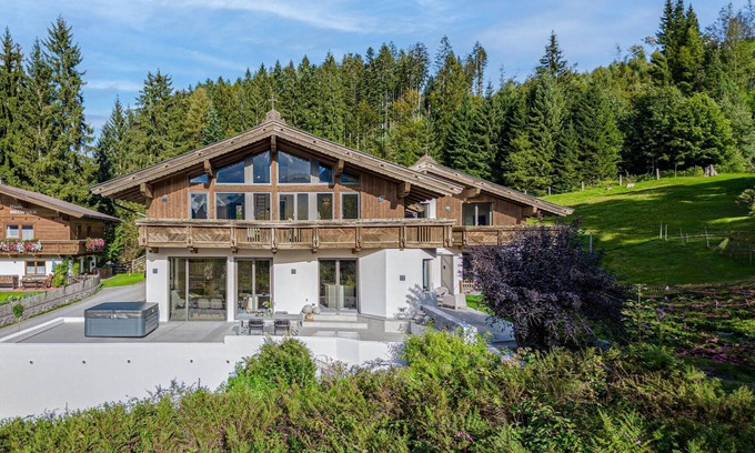 Hopfgarten im Brixental Villa | Chalet in Niederau
