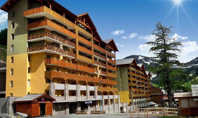 Isola Apartment | Chalet in Isola with Scenic Views