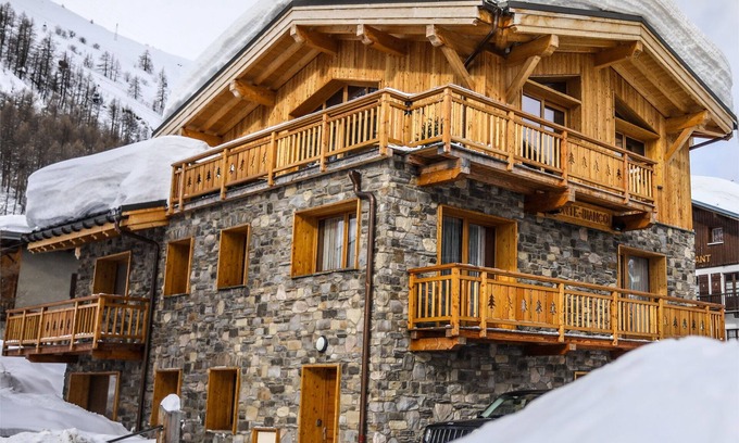Les Boisses Ski Chalet | Chalet in Tignes - 220m² - 5 bedrooms - sleeps 11 - at the foot of the piste
