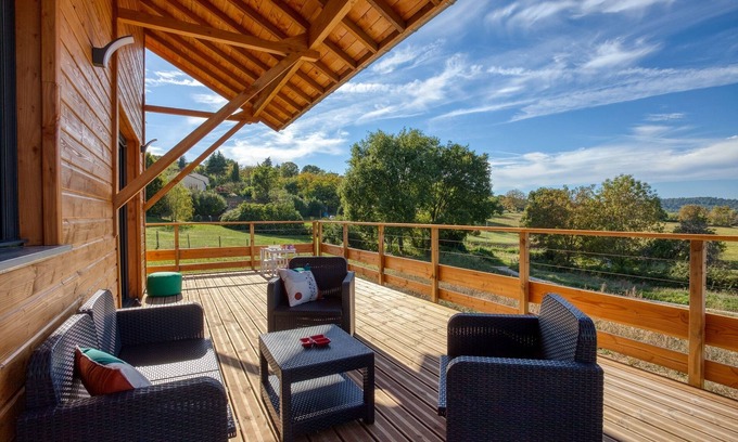 Pays-de-Belves Ski Chalet | Chalet Kozy in Périgord Noir, comfort and zenitude in the shade of tall trees