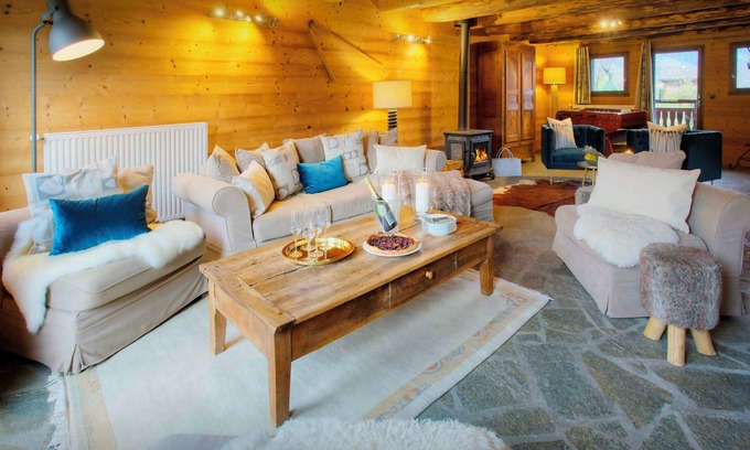 Manigod Ski Chalet | Chalet L'Otavalo - French Alps base for 8, spa & great views - OVO Network