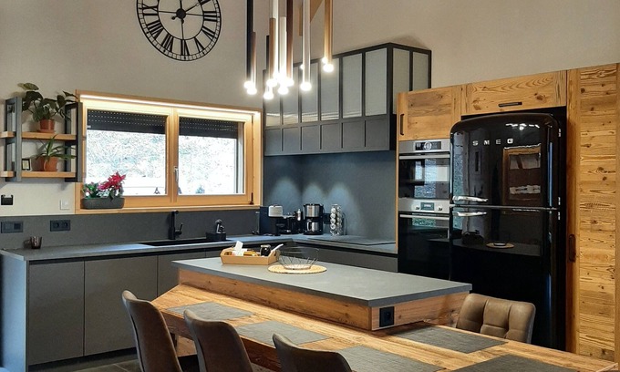 Entremont Ski Chalet | Chalet "La Ferme d'Aimé", new, sleeps 15
