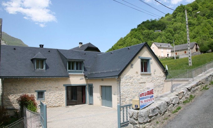Cauterets Ski Chalet | Chalet la grange des Pyrénées * 1 to 6 pers, private parking