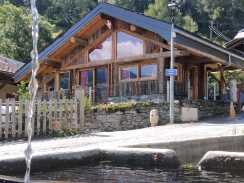 La Plagne-Tarentaise Ski Chalet | Chalet La Plagne jacuzzi vue top