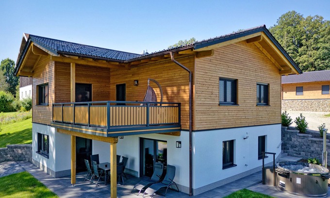 Eppenschlag Ski Chalet | Chalet 'Landhaus Rachelblick' with Mountain View, Private Terrace and Wi-Fi