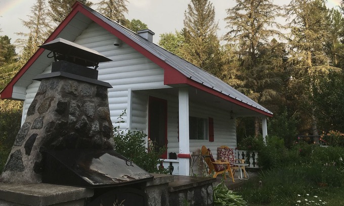Mauricie Bed & Breakfast | Chalet Le Semeur by the river