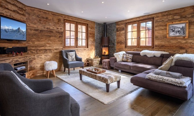 Les Allues Ski Chalet | Chalet Le Houx, Delightful chalet in the heart of the Village