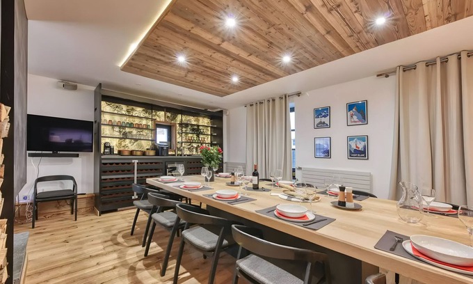 Argentiere Ski Chalet | Chalet 'Le Marti' with Mountain View, Wi-Fi and Air Conditioning