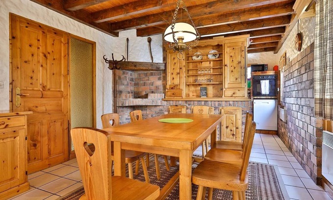 Meribel-Mottaret Ski Chalet | Chalet Leopold - Meribel