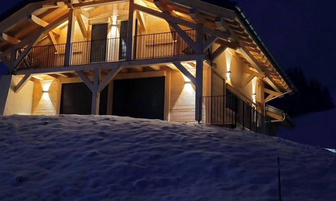 Cohennoz Ski Chalet | Chalet 'Les 2 Soeurs' with Mountain View, Private Terrace and Wi-Fi