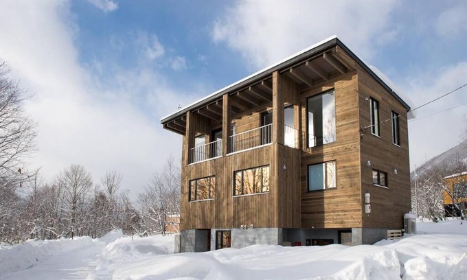 Niseko Ski Chalet | Chalet Luma by H2 Life