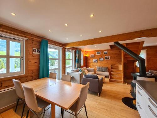 Flaine Ski Chalet | Chalet lumineux avec poêle à bois, WIFI gratuit, garage – 3 chambres, 2 sdb, terrasse sud, Hameau de Flaine - FR-1-425-117