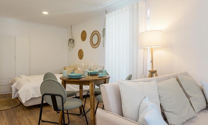 Parede Apartment | Chalet Marias - Parede beach apartments