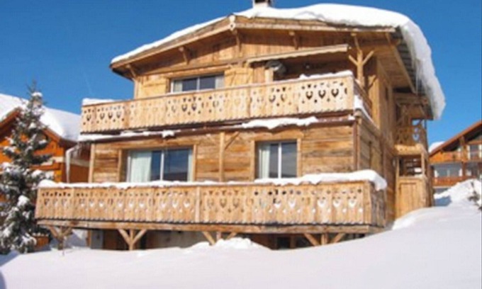 Jeux Ski Chalet | Chalet Maxine* in the heart of the resort close to the slopes