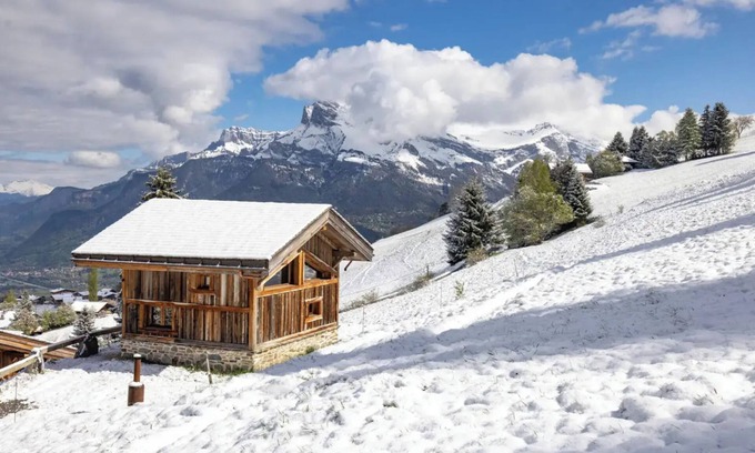 Combloux Ski Chalet | Chalet 'Mazot De Warens' with Private Terrace and Private Garden
