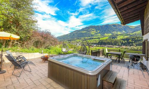 Kitzbuehel Ski Chalet | Chalet Moralee Kitzbühel, Whirlpool & Alpenblick