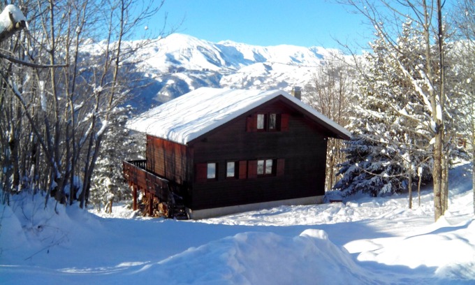 Albiez-le-Jeune Ski Chalet | Chalet near the slopes with stunning views of the needles of Arves