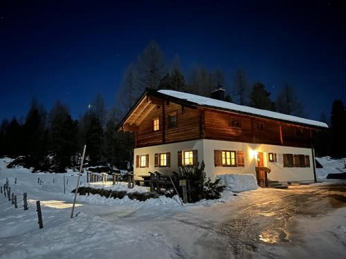 Untertauern Ski Chalet | Chalet Neuhofalm Obertauern mit Sauna und Hobbyraum
