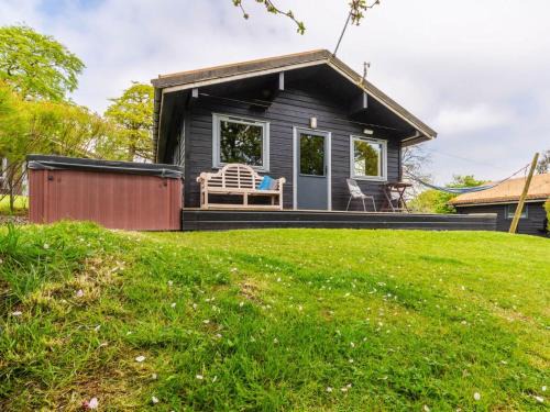 Brazzacott Ski Chalet | Chalet Oak Hot Tub Lodge by Interhome