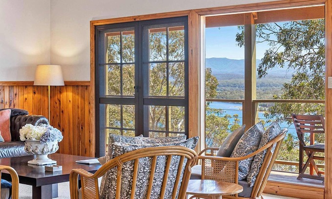 Tuross Head House | Chalet on Trafalgar @ Tuross Head