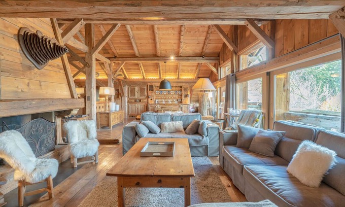 Demi-Quartier Ski Chalet | Chalet Ontario Summar