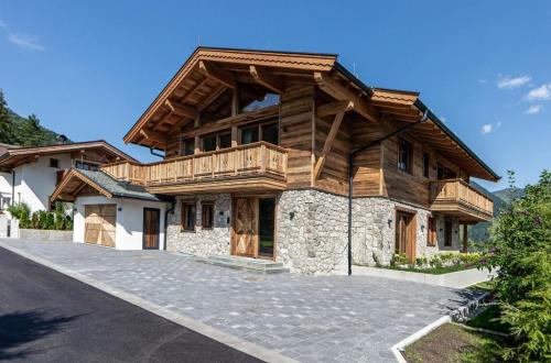 Sankt Anton am Arlberg Ski Chalet | Chalet Pfarriweg Modern luxury