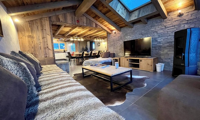 Saint-Martin-de-Belleville Ski Chalet | Chalet Polaris - Alpine charm & comfort, 200 metres from the slopes/3 Vallées