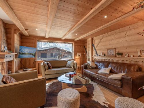 Morzine Ski Chalet | Chalet rénové de 170m² au centre de Morzine, 11 pers., proche télécabine, parking, terrasse, cheminée - FR-1-754-5