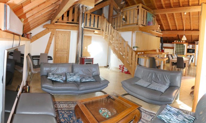 Eteaux House | Chalet Savoyard Balcon de Villy