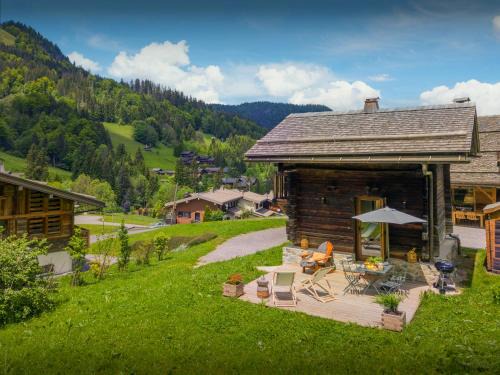 La Clusaz Ski Chalet | Chalet Sideflip - OVO Network