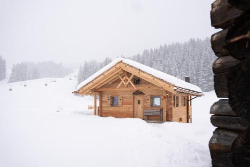 Compaccio Ski Chalet | Chalet Silvesterhütte