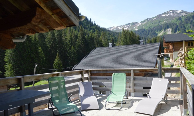 Chatel Ski Chalet | Chalet sleeps 14 with jacuzzi, 200m of Pré la Joux ski lift - Chatel Reservation