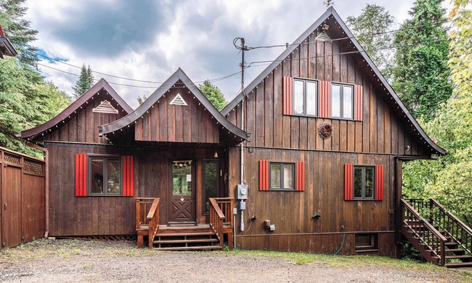 Saint-Faustin-Lac-Carre Ski Chalet | Chalet - Spa & Ski out in Mont-Blanc