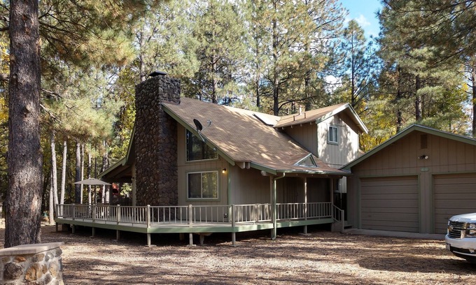 Pinetop Ski Chalet | Chalet Style Home In Beautiful White Mtns. Pet-Family Friendly, Great Location!