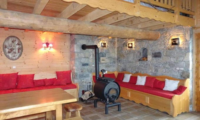 Champagny-en-Vanoise Ski Chalet | Chalet, terrace, fireplace or stove, tv, 100m², Champagny-en-Vanoise