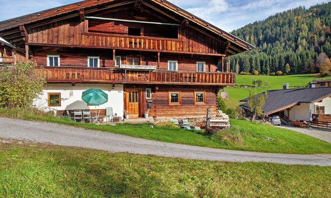 Wildschoenau House | Chalet 'Uriges Bauernhaus Achtzehn53' with Mountain View, Private Terrace and Wi-Fi