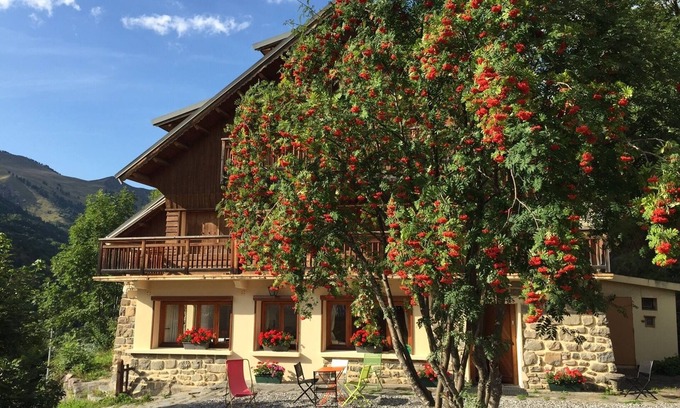 Valloire Ski Chalet | Chalet Valloire- Apartment for 9 people at the foot of the slopes