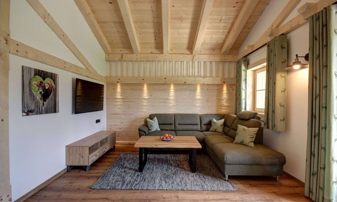 Inzell Ski Chalet | Chalet West für 4 Personen, 2 Separate Schlafzimmer, 80 m²