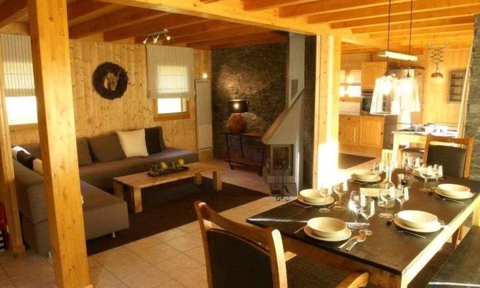 La Chapelle-d'Abondance Ski Chalet | Chalet, wifi, terrace, balcony, fireplace or stove, parking, tv, ski locker, 120m²