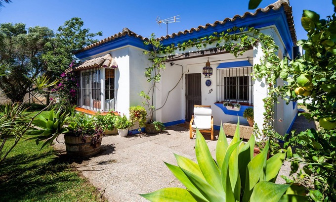 Los Franceses-la Vega House | Chalet with air conditioning, pool, terrace, garden and Wi-Fi; pets allowed