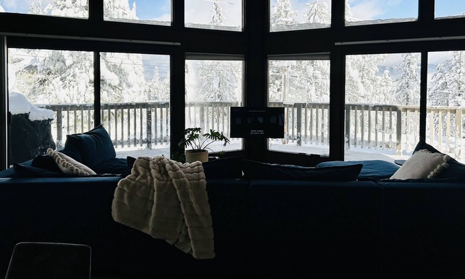 South Lake Tahoe Cabin | Chalet with amazing views! Close to golf, skiing, lake and hiking/biking trials.