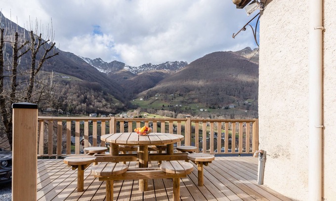 Cauterets Ski Chalet | Chalet with beautiful viewChalet sleeps 8