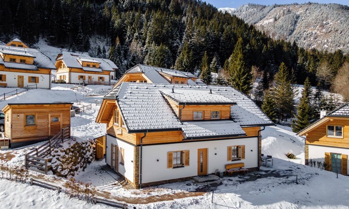 Donnersbachwald Ski Chalet | Chalet with Finnish sauna and views